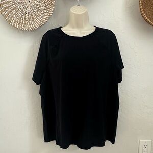 Athleta Ultimate Train Tee in Black. Size XL
